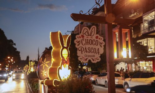 13_03_2026_ChocoPascoa em Gramado2026_ Decoracao da cidade. Foto Cleiton Thiele/SerraPress